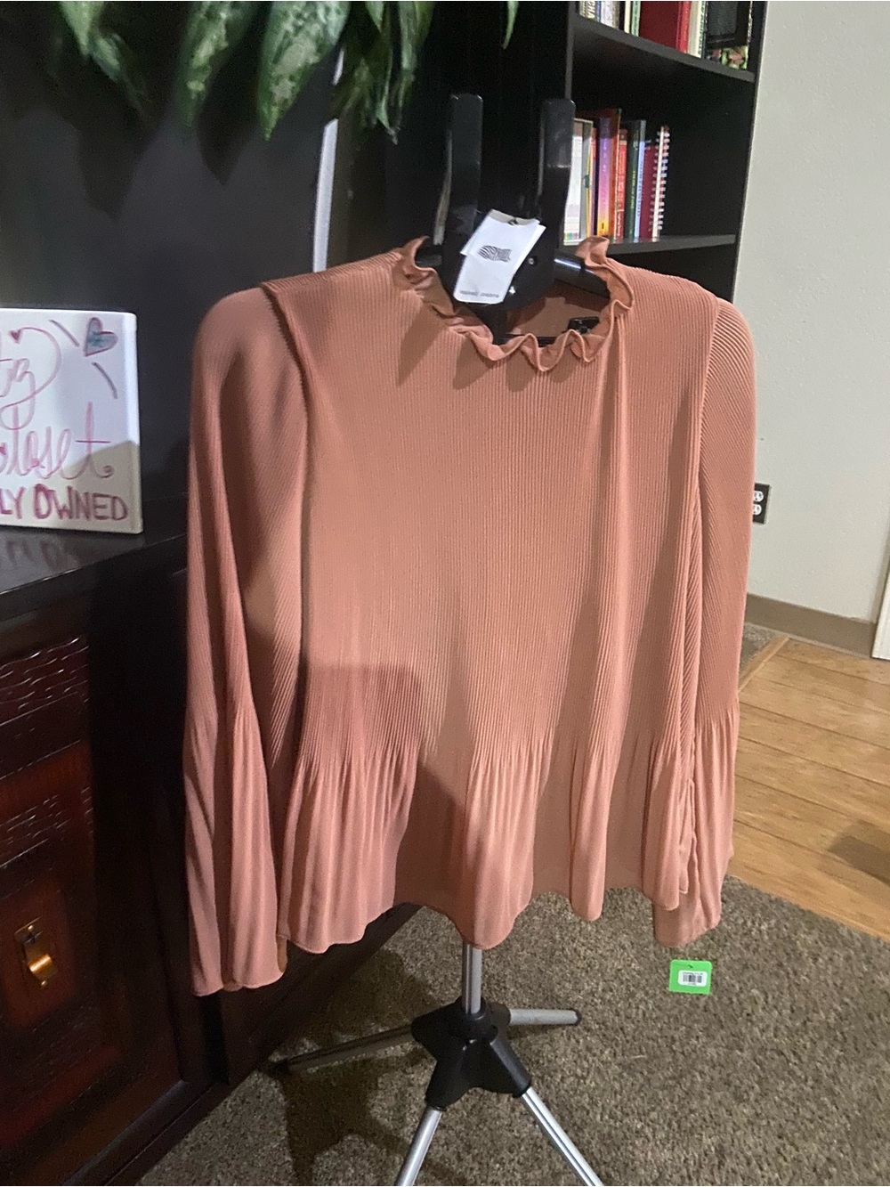 Clothing Tag (Not a Phone Accessory) - Picture 8 of 8